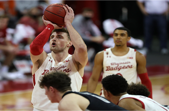 Micah Potter notches double-double as No. 6 Wisconsin dismantles No. 21 Minnesota, 71-59