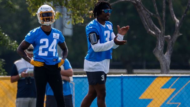 Derwin James staying engaged with Chargers during his ‘hold-in’