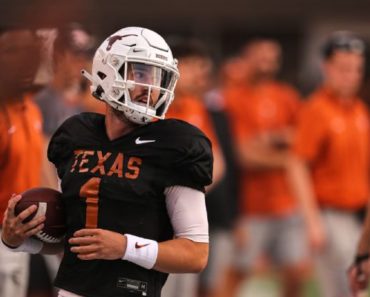 Sources: Texas QB Card to enter transfer portal