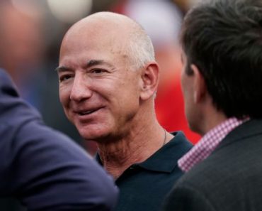 Report: Bezos explores possible Commanders bid